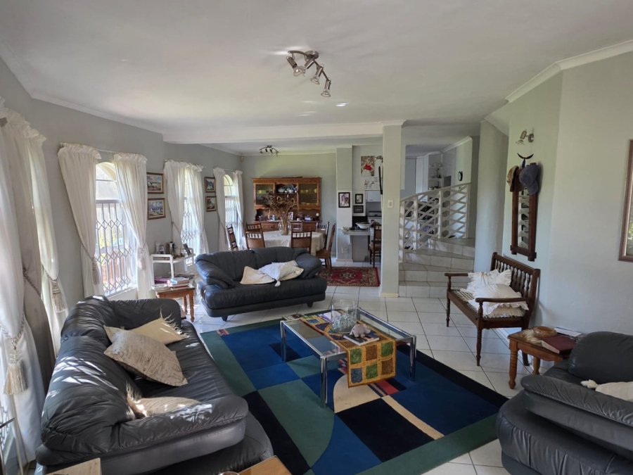 4 Bedroom Property for Sale in Wavecrest Eastern Cape